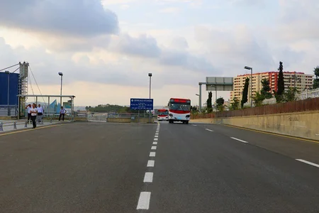 Bakı Beynəlxalq Avtovağzal Kompleksi qarşısındakı yol istifadəyə verilib