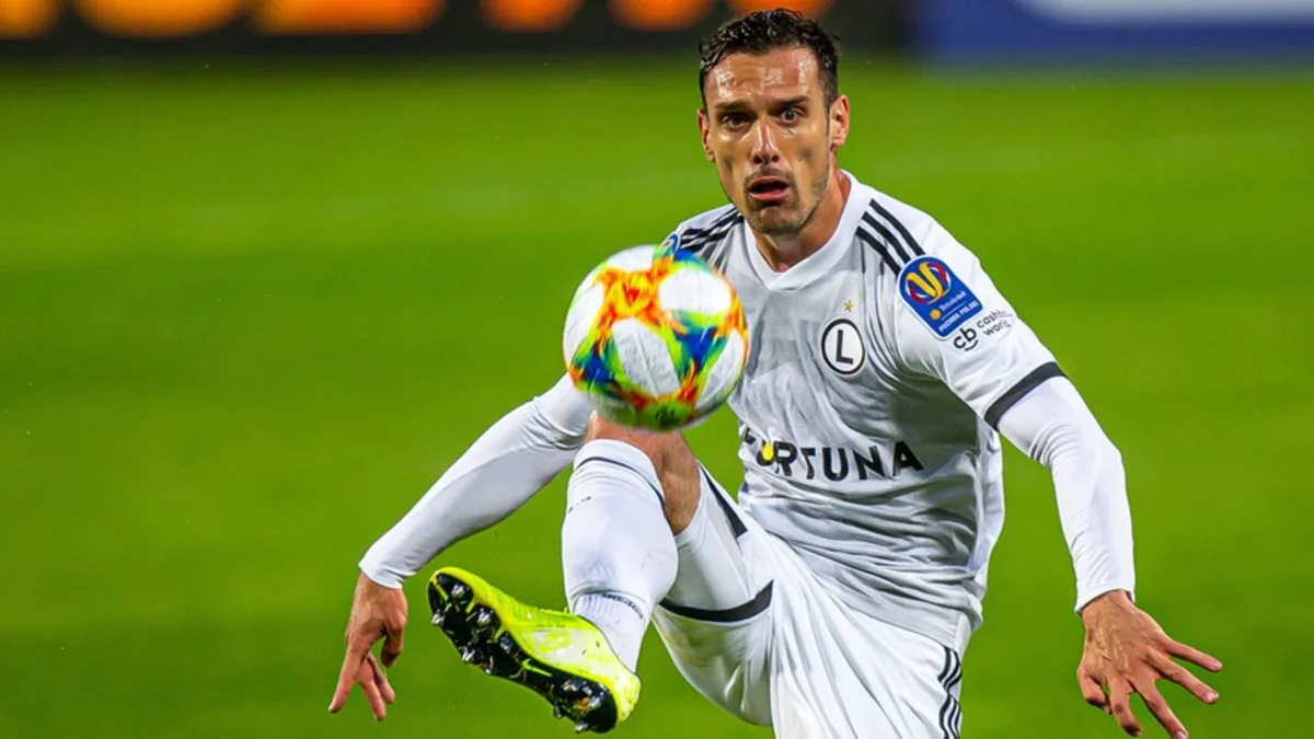Qarabağın yeni transferi Legiyadan xanımına görə ayrılıb