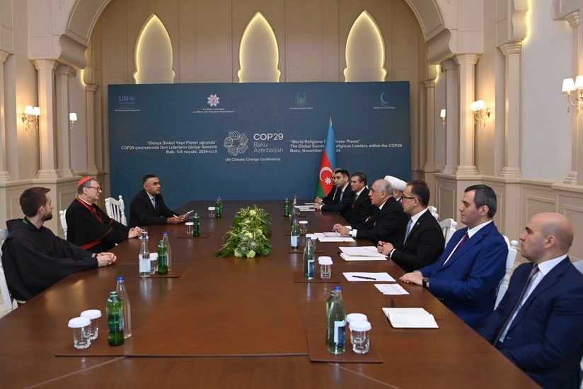 Əli Əsədov Bakıda keçirilən Dini Liderlərin Qlobal Sammitinin iştirakçıları ilə görüşlər keçirib