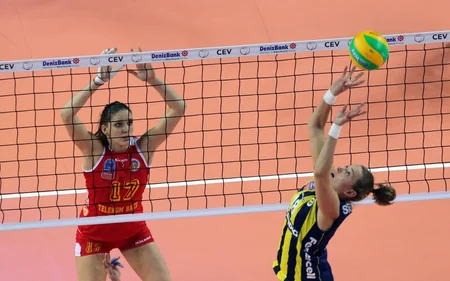 Bakının “Telekom” voleybol komandası İstanbulda Fənərbaxçanın qonağı olub