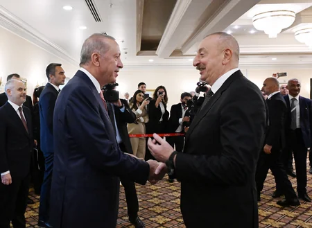 Astanada Azərbaycan Prezidenti, Türkiyə Prezidenti və Pakistanın Baş naziri arasında üçtərəfli görüş keçirilib - YENİLƏNİB-2