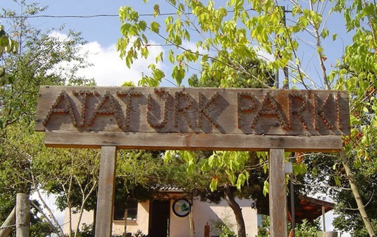 Eldar Əzizov Atatürk parkında yenidənqurmanın dayandırılmasının səbəbini açıqlayıb