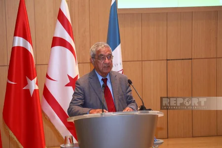 Şimali Kipr prezidenti ADA Universitetində tələbələrlə görüşüb