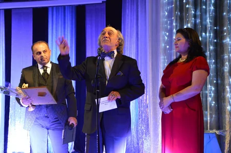Gənc Tamaşaçılar Teatrı Sima mükafatını təqdim edib