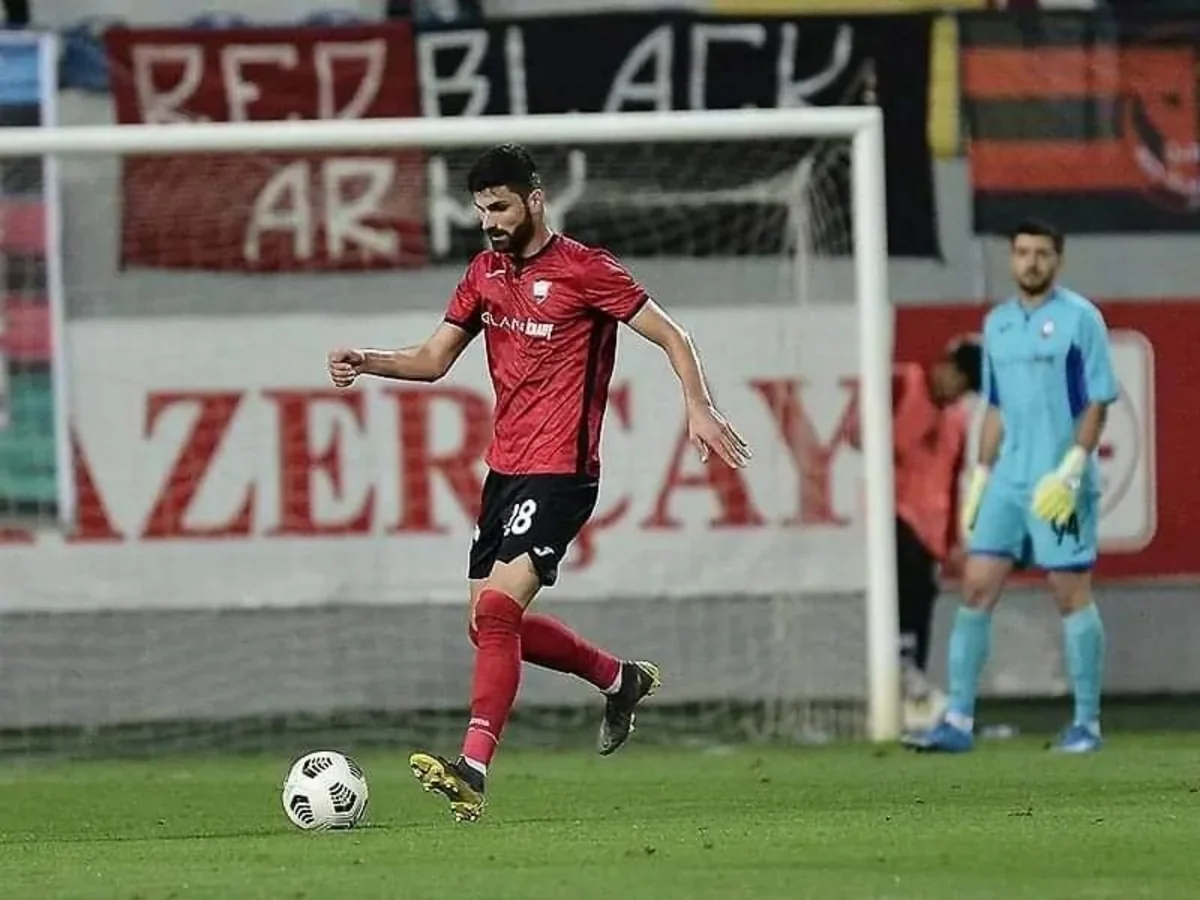 Qəbələ klubunun futbolçusu qərarını yayda verəcək