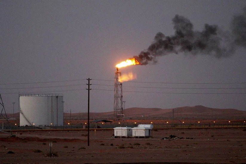 Эр-Рияд признал, что в результате атак на нефтяные объекты добыча нефти сократилась на 50%