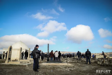 Qəzada ölən neftçi dəfn olunub - FOTO