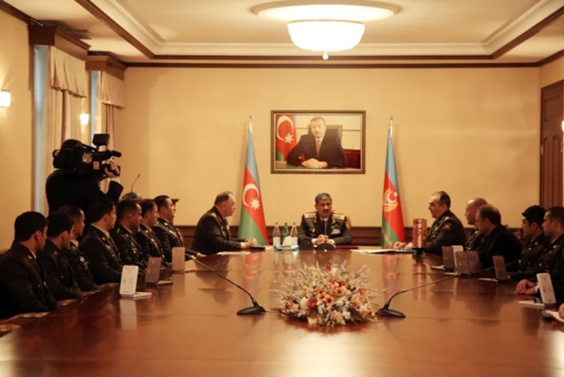Müdafiə naziri hərbçilərin VI Dünya Oyunlarının iştirakçıları ilə görüşüb