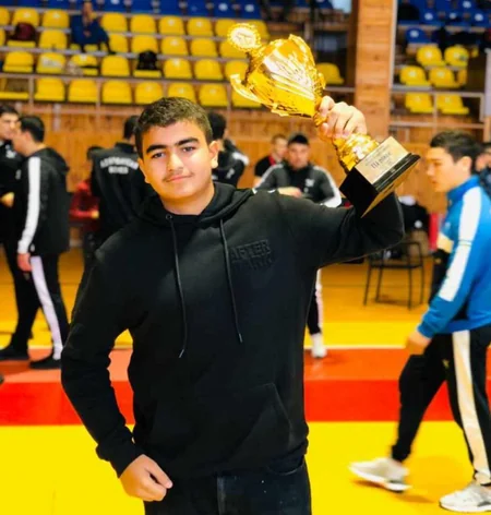 Bakı məktəbliləri erməni idmançılara qalib gələrək qızıl medal qazanıblar