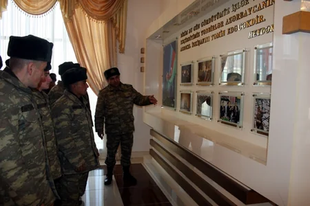 Silahlı Qüvvələrdə ümummilli lider Heydər Əliyevin xatirəsi yad edilib