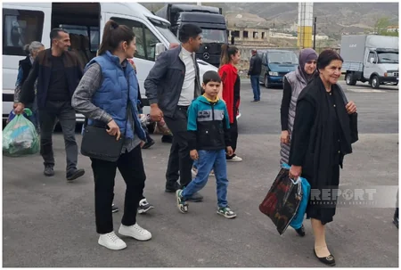 Suqovuşan kəndinə yola salınan növbəti köç karvanı çatıb, mənzillərin açarları təqdim edilib - YENİLƏNİB-2
