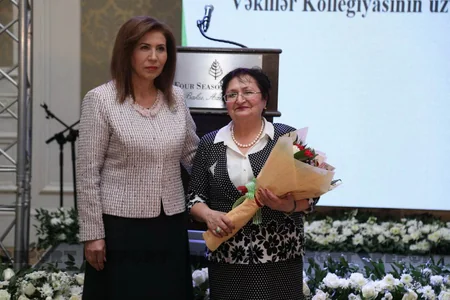 Dövlət Komitəsi qadınları təbrik edib