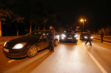 Bakıda evdən çıxma icazəsi olmayan sürücü və sərnişilər cərimələnib