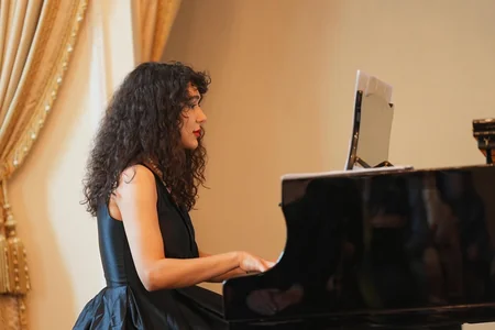Parisdə Azərbaycanın müstəqilliyinin 106 illiyinə həsr olunmuş konsert keçirilib
