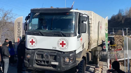 ICRC vehicles move freely on Khankandi-Lachin road