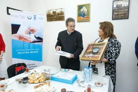 İsveçrə Kantonlar Şurasının sədri Qadın Resurs Mərkəzində olub