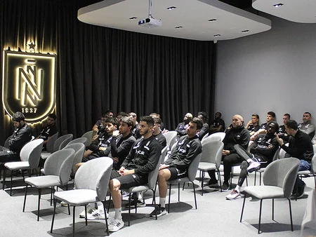 “Neftçi”nin məşqçi və futbolçu heyəti üçün seminar keçirilib