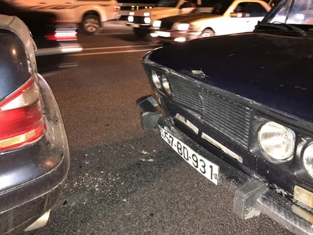 Bakıda zəncirvari yol qəzası baş verib - VİDEO