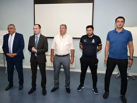 AFFA rəhbərliyi İslamiadaya yollanacaq Azərbaycan millisi ilə görüşüb