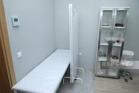 Jurnalistlər Dövlət İmtahan Mərkəzinin yeni imtahan korpusu ilə tanış olub