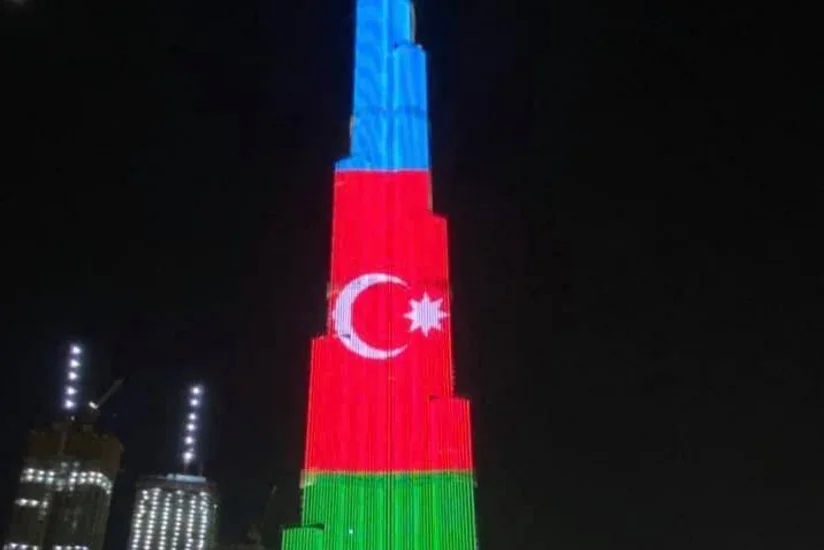 Azərbaycan bayrağı dünyanın ən hündür binasında əks olunub