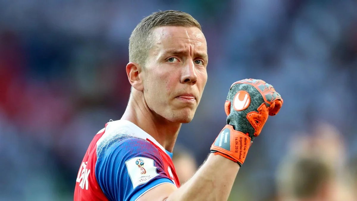 Hannes Halldorsson: “Gent” “Qarabağ”dan çəkinsə, yaxşı olar”