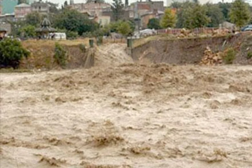 Çində daşqınların olduğu ərazidən 4,6 min nəfər sakin təxliyyə edilib