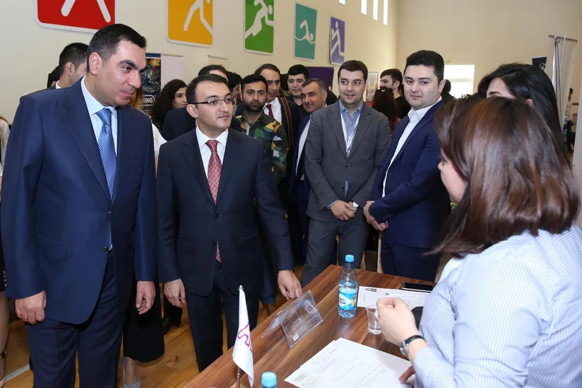 BANM-də “ASAN Kadr” Karyera mərkəzinin 2-ci karyera sərgisi keçirilib
