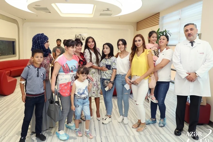 Leyla Əliyeva Heydər Əliyev Fondunun layihələri çərçivəsində Bakının bir sıra tibb müəssisələrində olub - FOTO