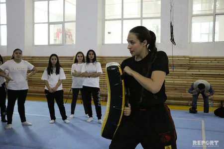İsrailli təlimçi Bakıda qadınların özünümüdafiəsi üzrə master-klass keçib - FOTO