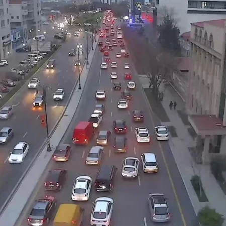 Paytaxtın bu yollarında tıxac müşahidə edilir - SİYAHI