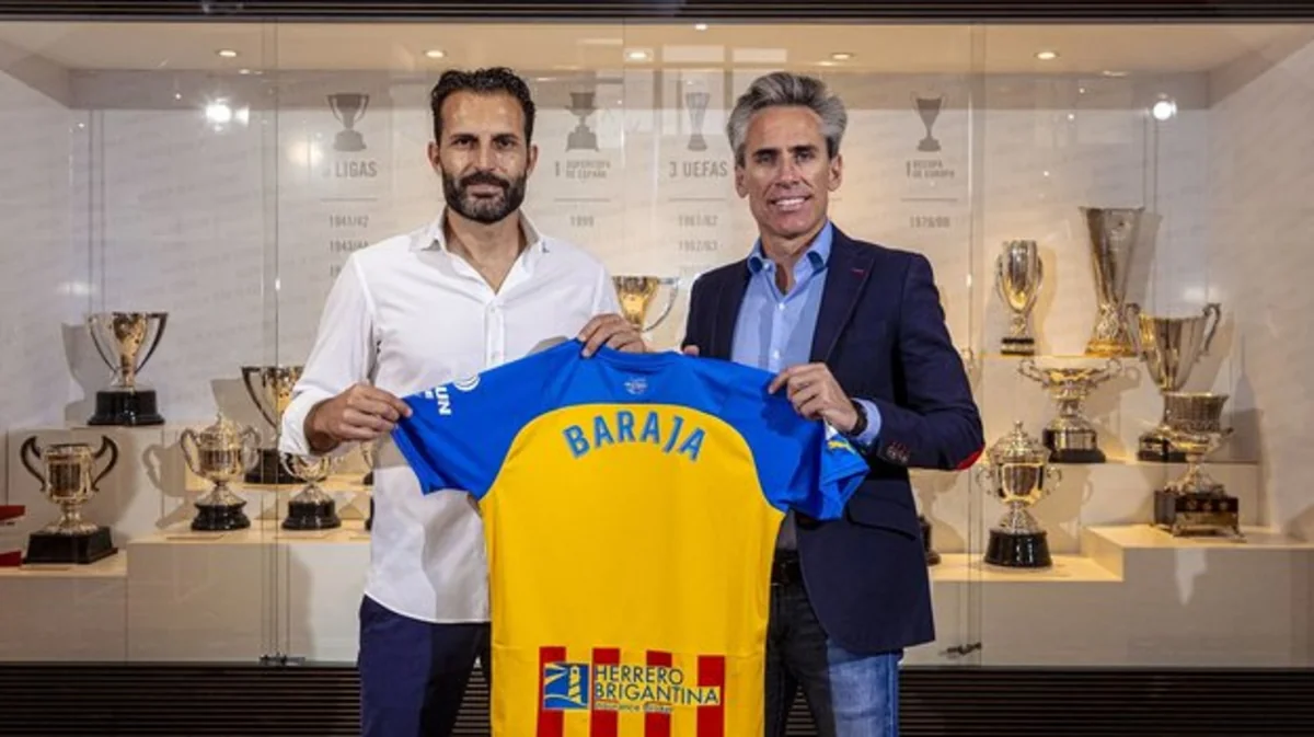 La Liqa klubu baş məşqçisi ilə müqavilənin müddətini uzadıb