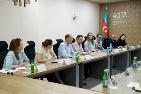 Azerbaijani agency, WHO mull elimination of foot-and-mouth disease