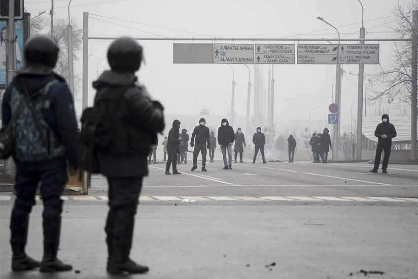 Almatı administrasiyasına hücum edən onlarla şəxs zərərsizləşdirilib