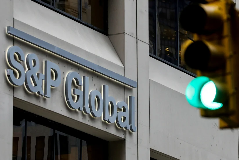 S&P понизило кредитные рейтинги Газпрома, Роснефти и РЖД