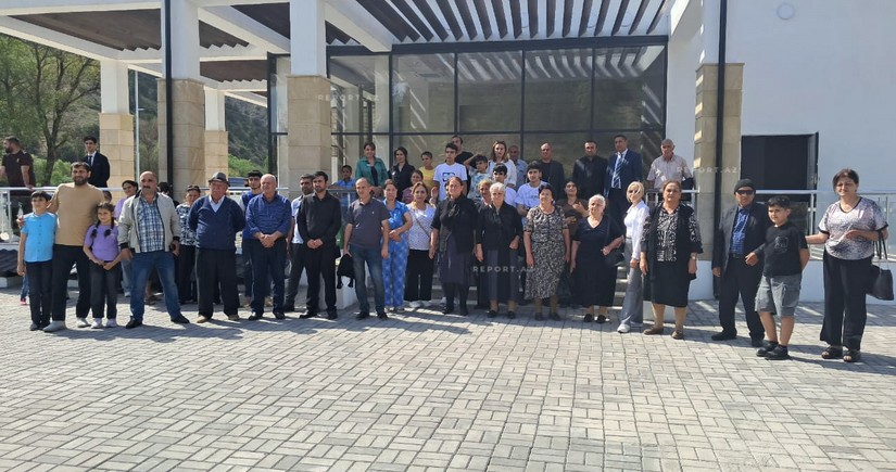 Laçın rayonunun Bəylik kəndinə növbəti köç karvanı çatıb, açarlar təqdim olunub - YENİLƏNİB
