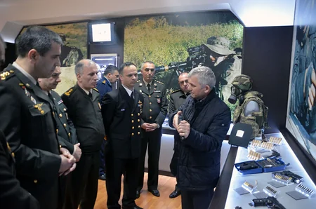 Hərbi Akademiyada “Azərbaycanın hərbi-sənaye potensialı” mövzusunda praktiki məşğələ keçirilib