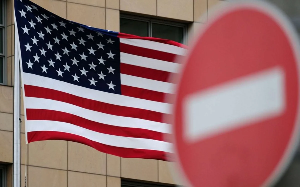США ввели санкции против компаний из Гонконга, Индии и Китая