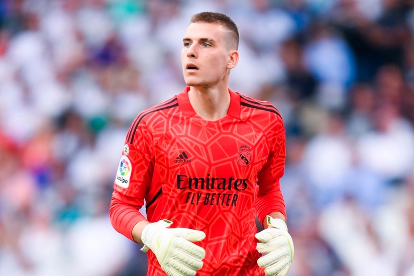 Realın daha bir qapıçısı zədələnib