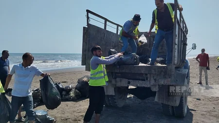 Xəzərin Nabran sahilində təmizlik aksiyası keçirilib