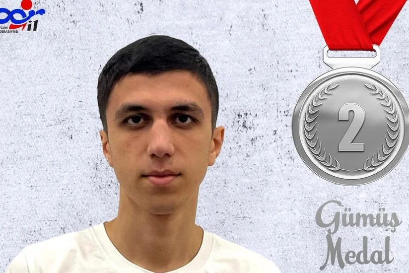 Азербайджанский боксер взял серебро на чемпионате Европы в Софии