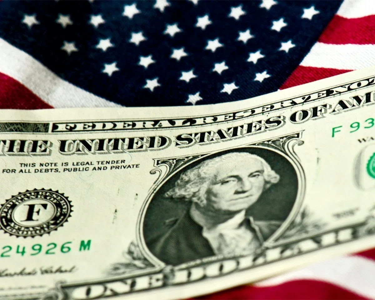 ВВП США впервые за 6 лет сократился на 5%