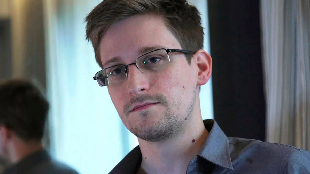 Snowden’s residence permit in Russia extended until 2020