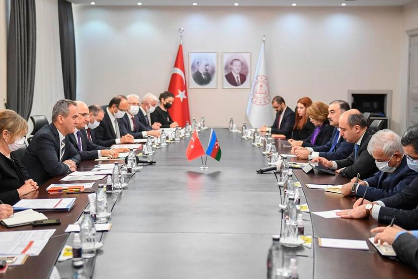 Emin Əmrullayev Türkiyəyə gedib