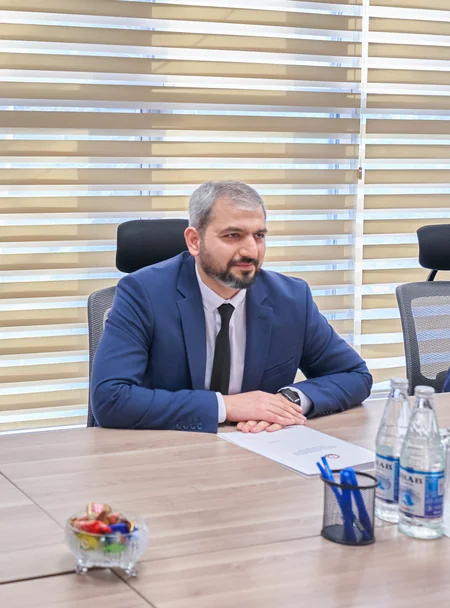Vəkillər Kollegiyasının sədri ikinci “Yüksəliş” müsabiqəsinin qalibi ilə görüşüb