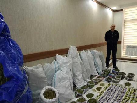 Polis əməliyyat keçirdi, keçmiş məhkum saxlanıldı