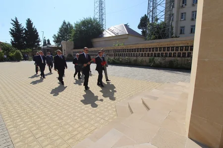 Əbülfəs Qarayev Qazaxda vətəndaşlarla görüşüb