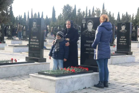 Gəncədə 20 Yanvar faciəsi şəhidlərinin xatirəsi anılıb