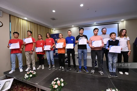 Azərbaycan Yelkən Federasiyası qalib idmançıları mükafatlandırıb