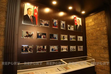 Təhsil naziri UNEC-in müəllim və tələbələri ilə görüşüb